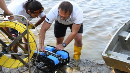 Podvodní dron zkoumal rostliny v Seneckém rybníce