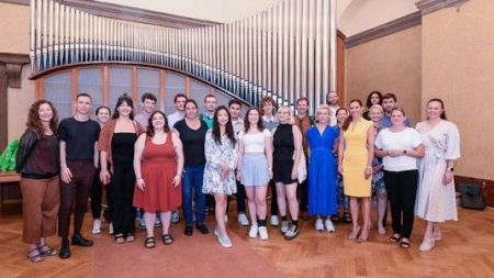 Zahraniční studenti letošní letní jazykové školy navštívili plzeňskou radnici